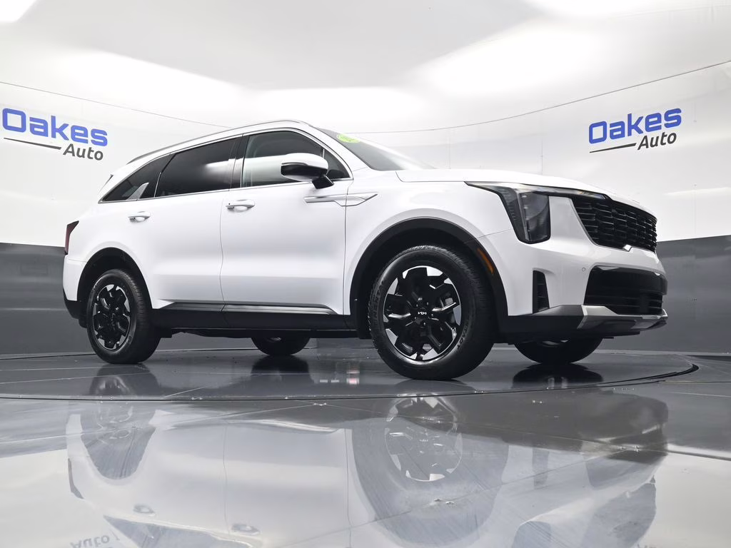 2025 Glacial White Pearl Kia Sorento S FWD SUV