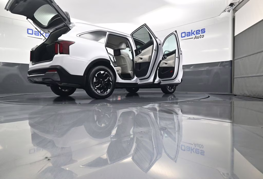 2025 Glacial White Pearl Kia Sorento S FWD SUV