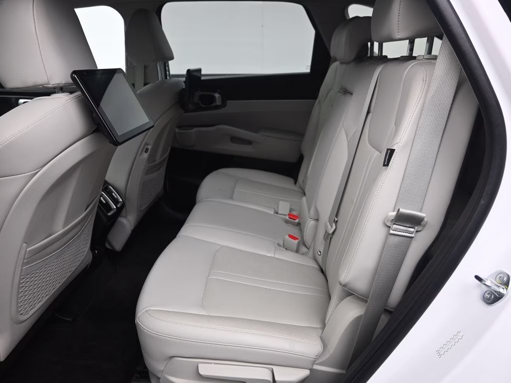 2025 Glacial White Pearl Kia Sorento S FWD SUV