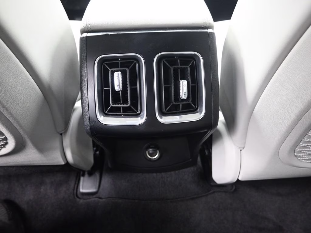 2025 Glacial White Pearl Kia Sorento S FWD SUV