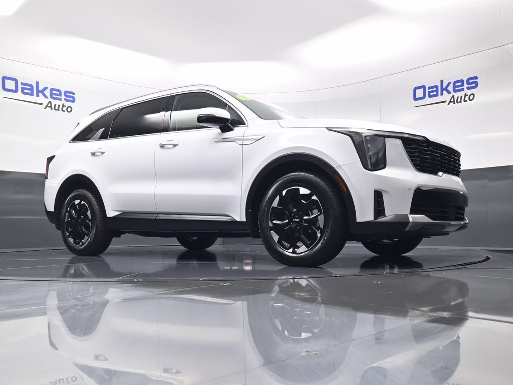 2025 Glacial White Pearl Kia Sorento S FWD SUV
