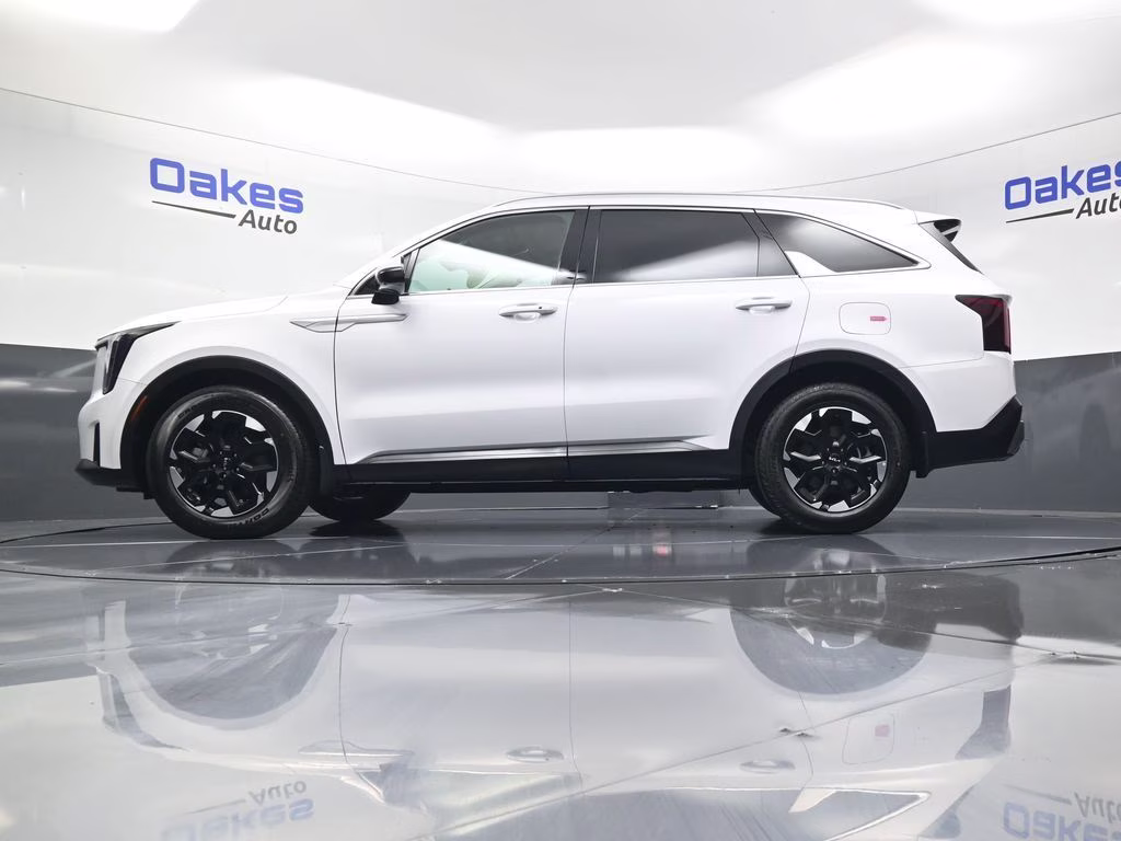 2025 Glacial White Pearl Kia Sorento S FWD SUV