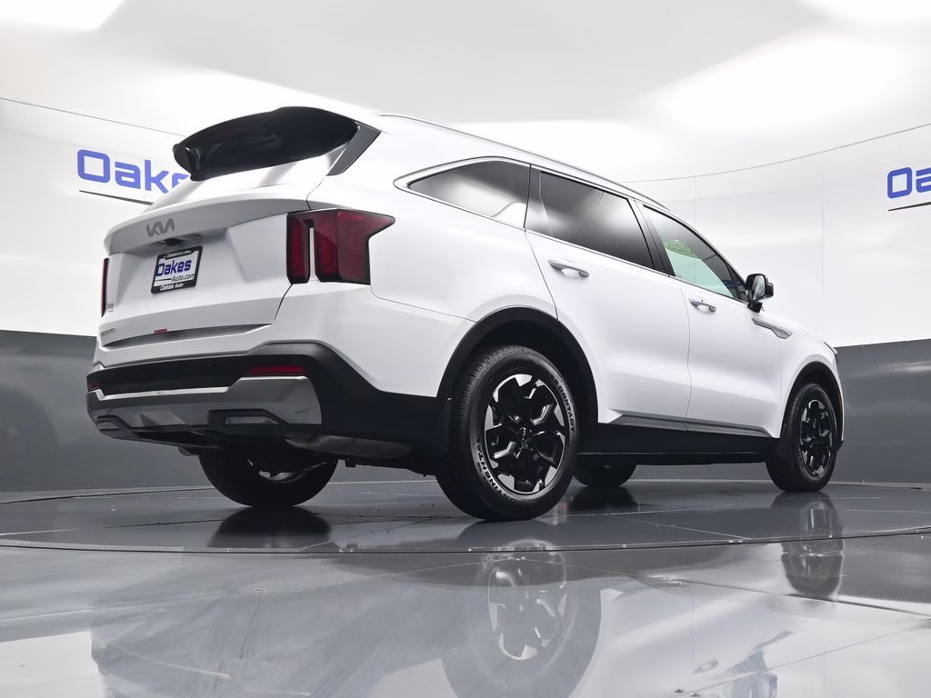 2025 Glacial White Pearl Kia Sorento S FWD SUV