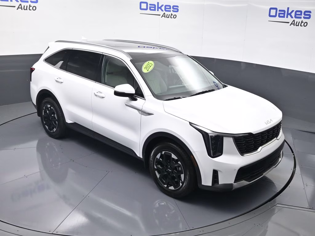 2025 Glacial White Pearl Kia Sorento S FWD SUV