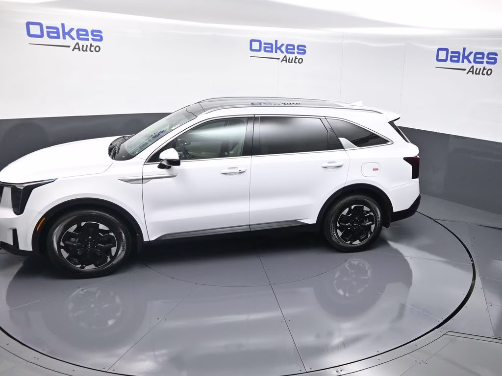 2025 Glacial White Pearl Kia Sorento S FWD SUV