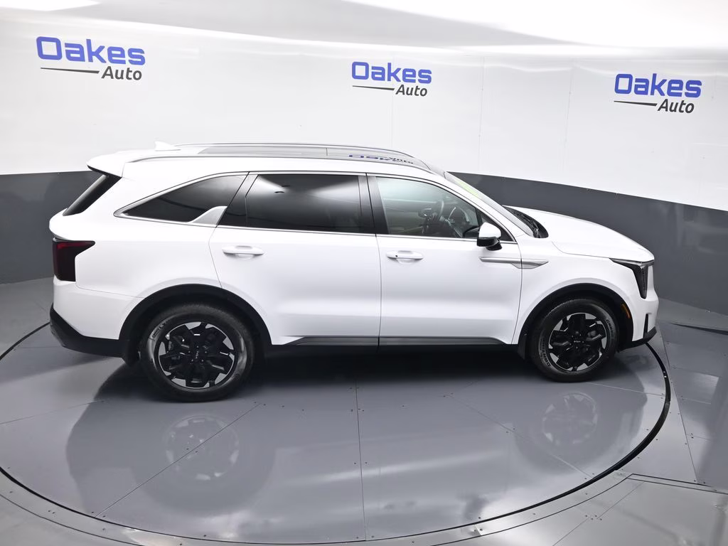 2025 Glacial White Pearl Kia Sorento S FWD SUV