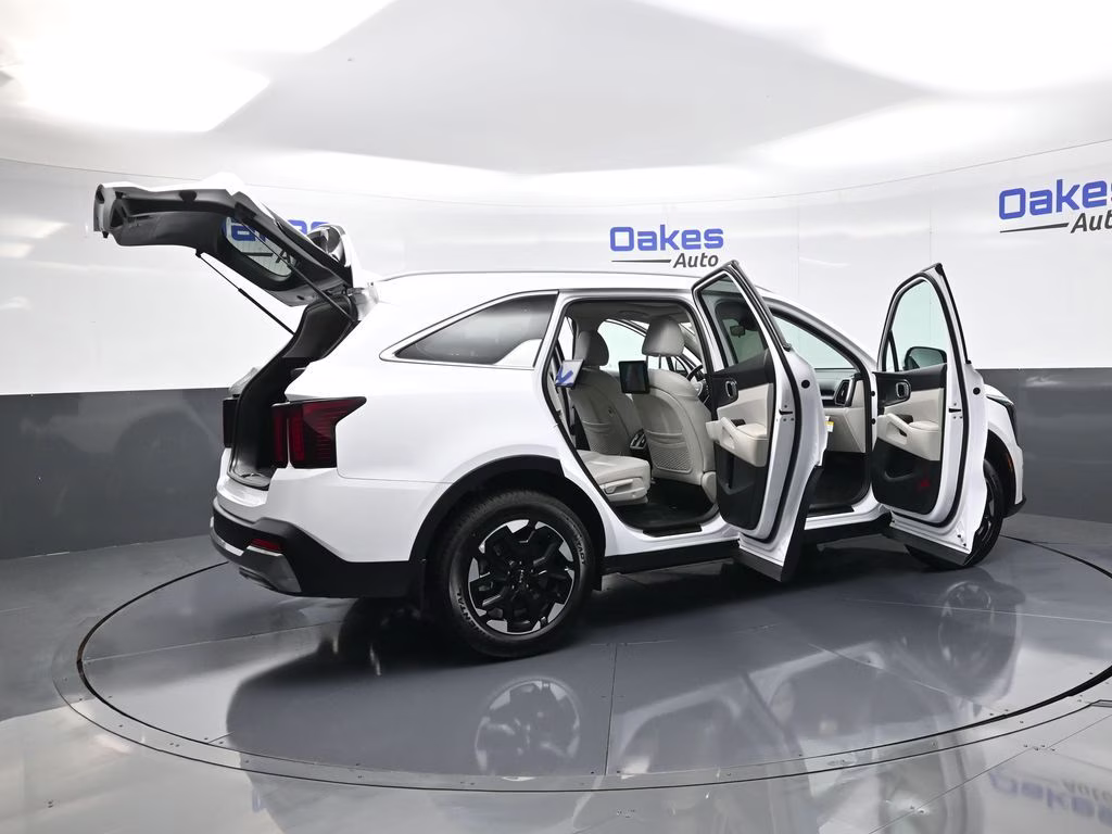 2025 Glacial White Pearl Kia Sorento S FWD SUV