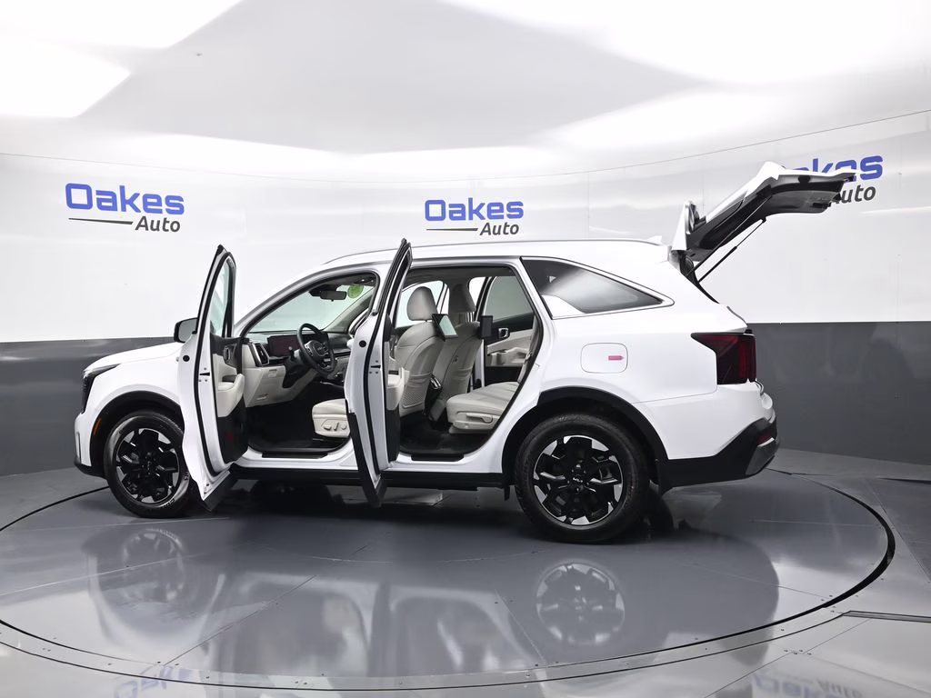 2025 Glacial White Pearl Kia Sorento S FWD SUV