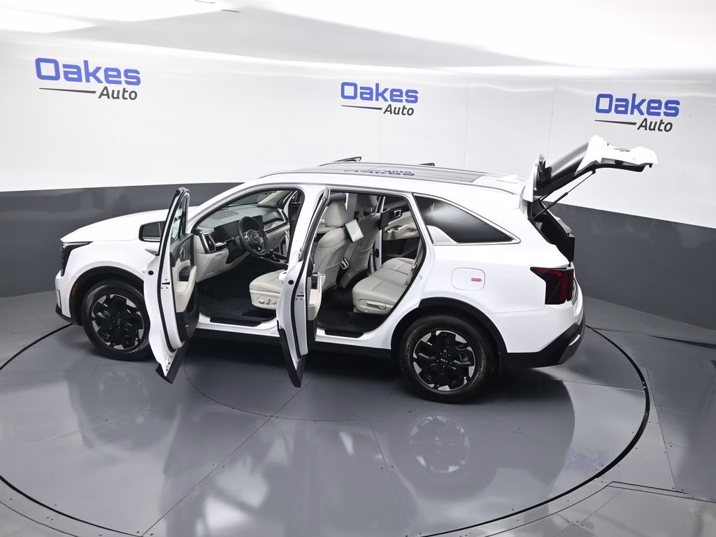 2025 Glacial White Pearl Kia Sorento S FWD SUV