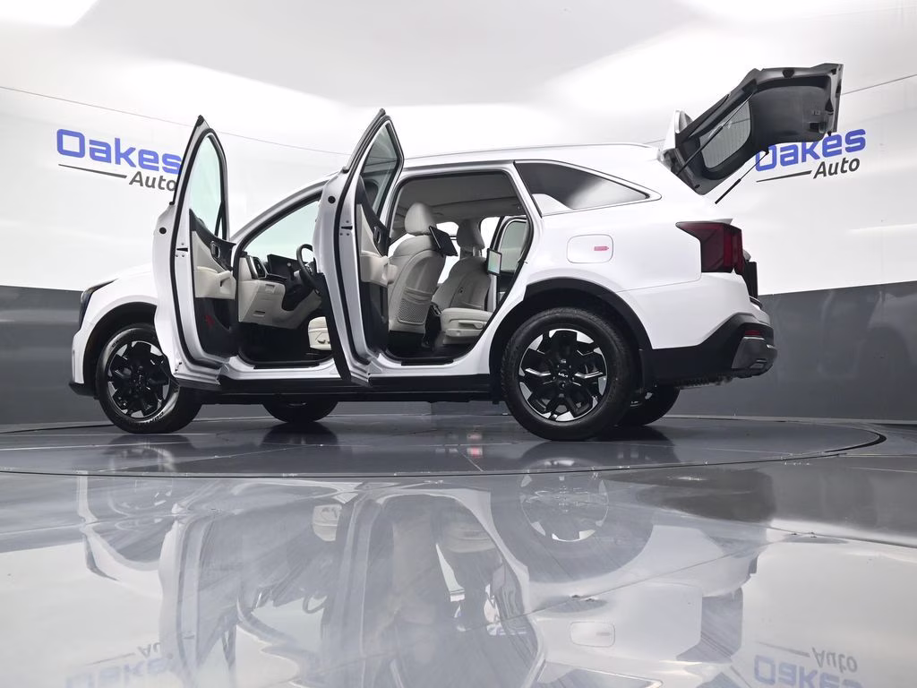 2025 Glacial White Pearl Kia Sorento S FWD SUV