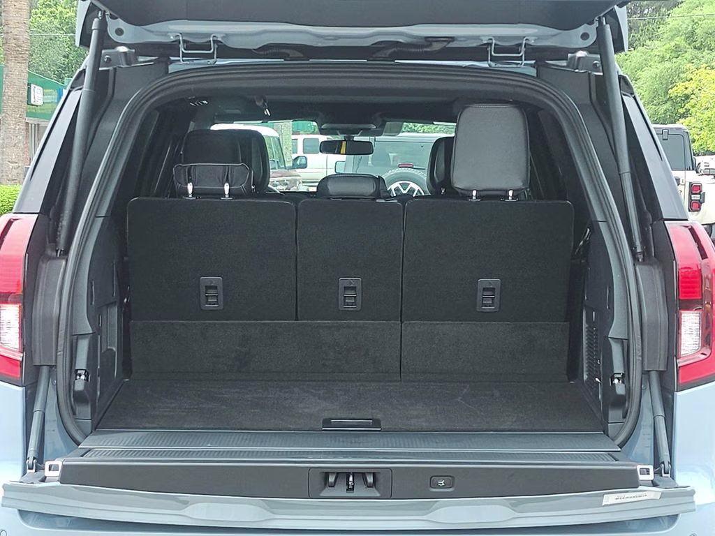 2026 Glacier Gray Metallic Tri-Coat Ford Expedition Platinum 4X4 SUV