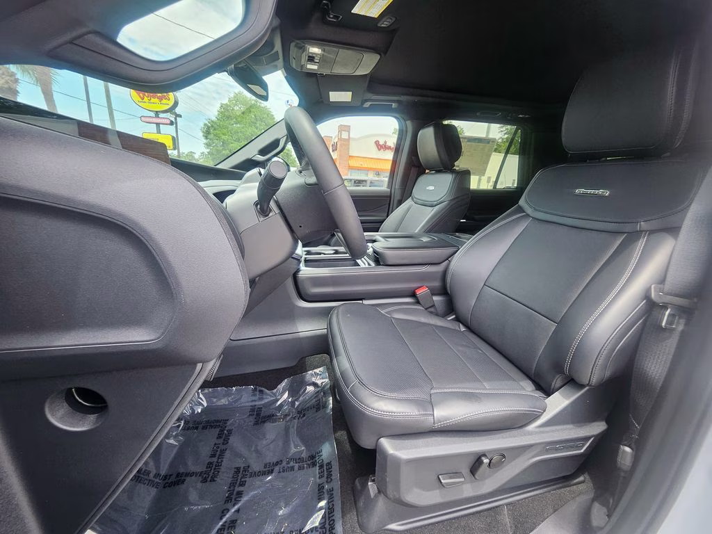 2026 Glacier Gray Metallic Tri-Coat Ford Expedition Platinum 4X4 SUV