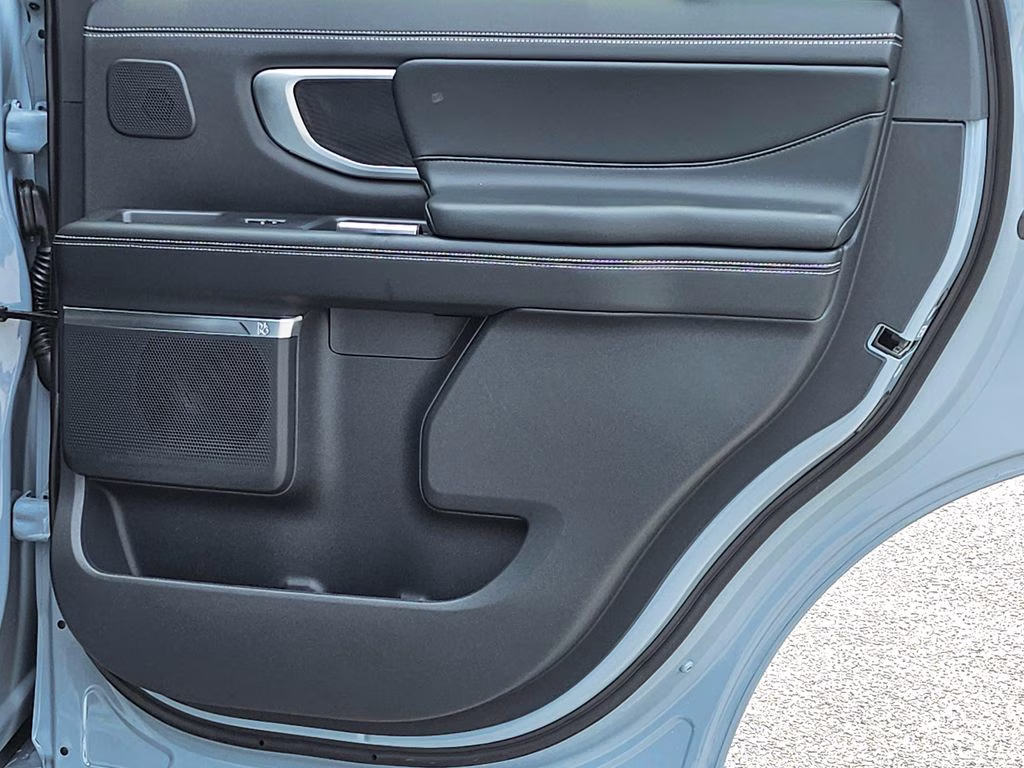 2026 Glacier Gray Metallic Tri-Coat Ford Expedition Platinum 4X4 SUV