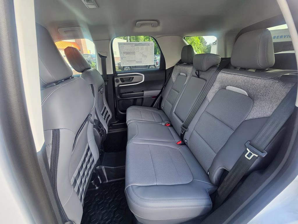 2026 Oxford White Ford Bronco Sport Badlands 4X4 SUV