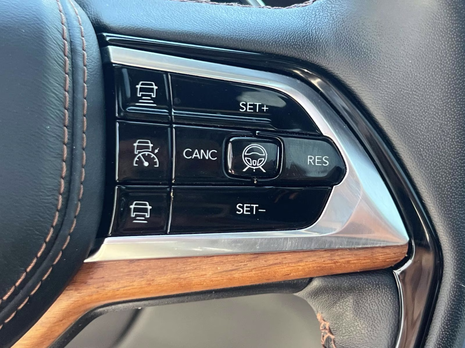2022 Black Jeep Grand Cherokee 4xe Summit Reserve 4x4 4X4 SUV