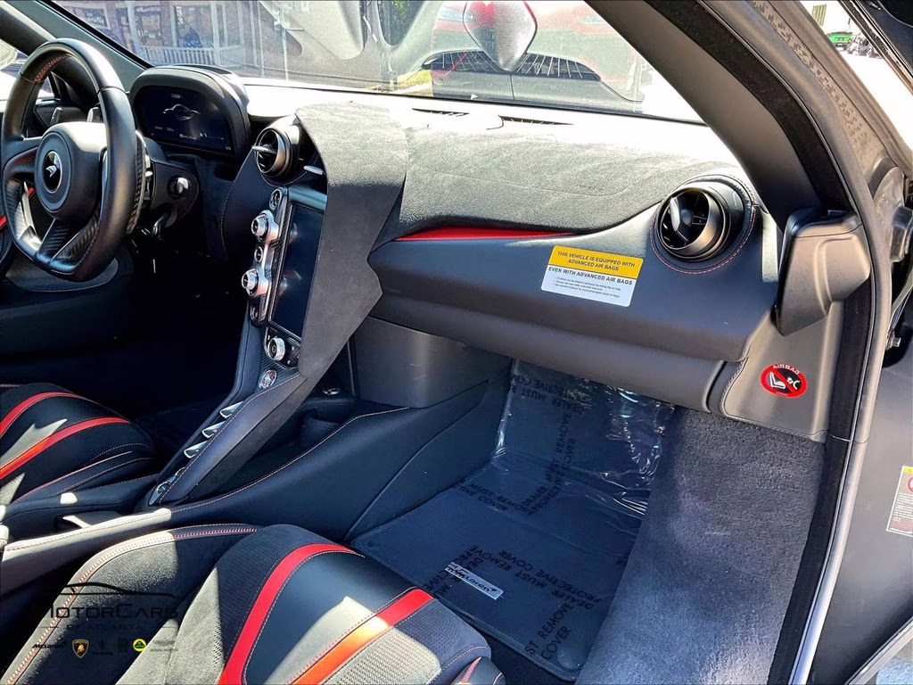 2021 White McLaren 720S RWD Coupe