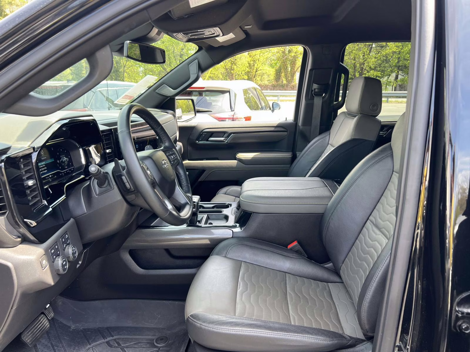 2024 Chevrolet Silverado 1500 ZR2 - Photo 15