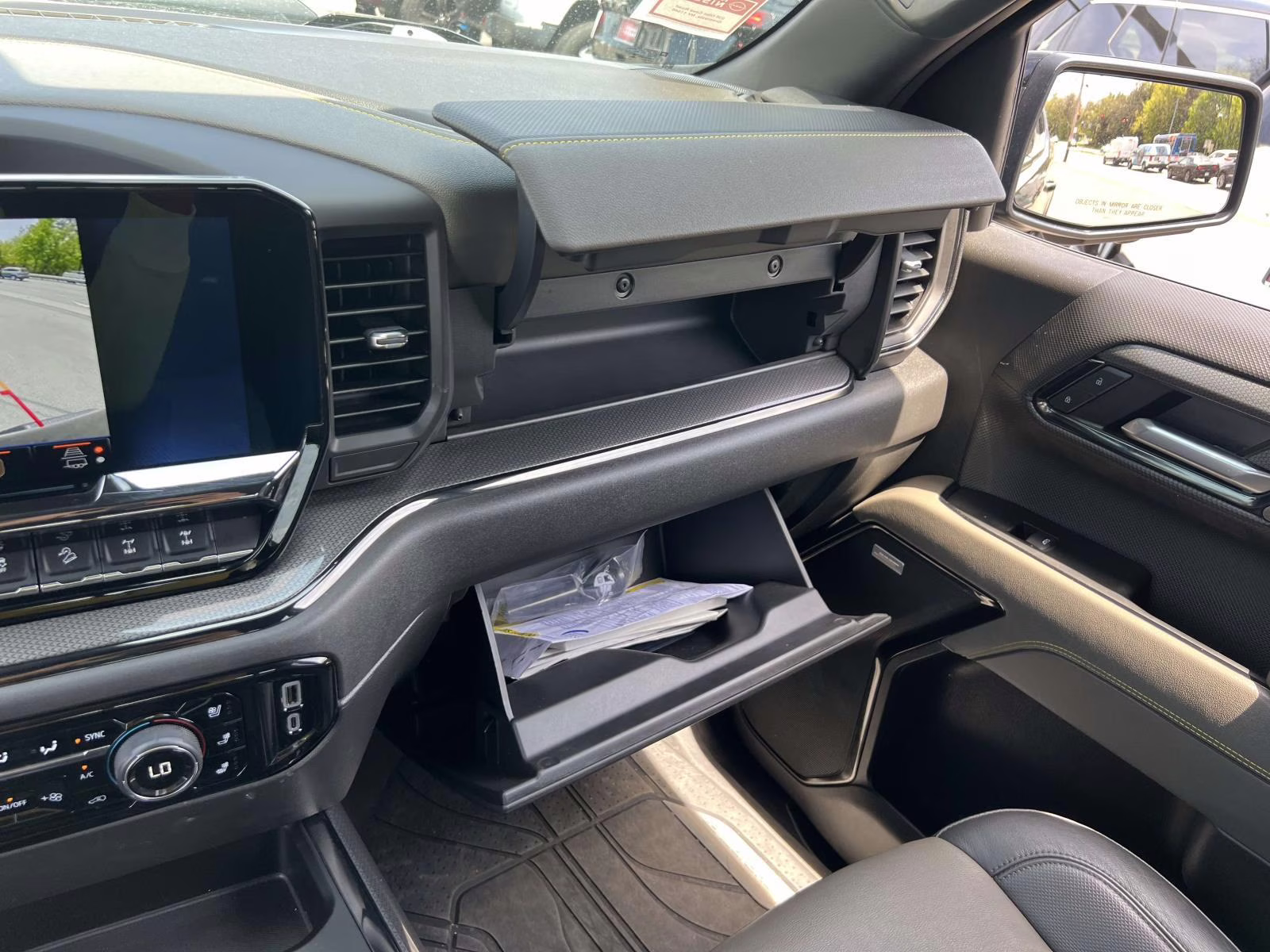 2024 Chevrolet Silverado 1500 ZR2 - Photo 32