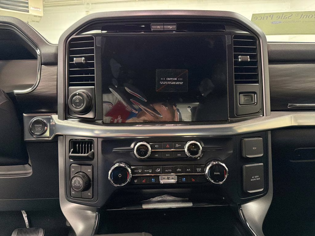 2026 AGATE BLACK Ford F-150 Lariat 4X4 Truck