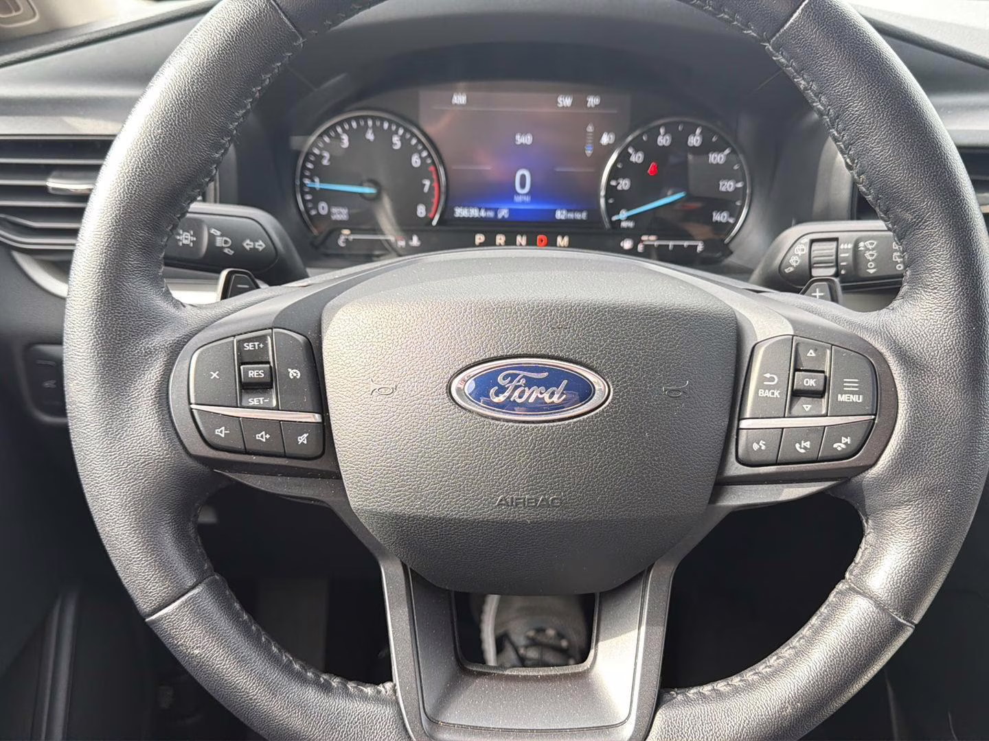 2020 Star White Metallic Tri-Coat Ford Explorer XLT 4X4 SUV