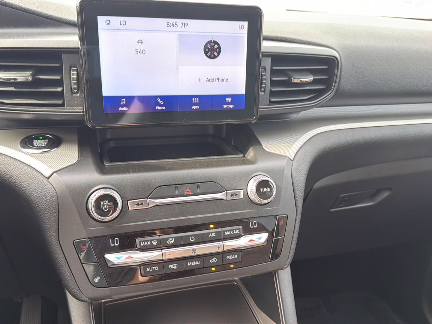 2020 Star White Metallic Tri-Coat Ford Explorer XLT 4X4 SUV