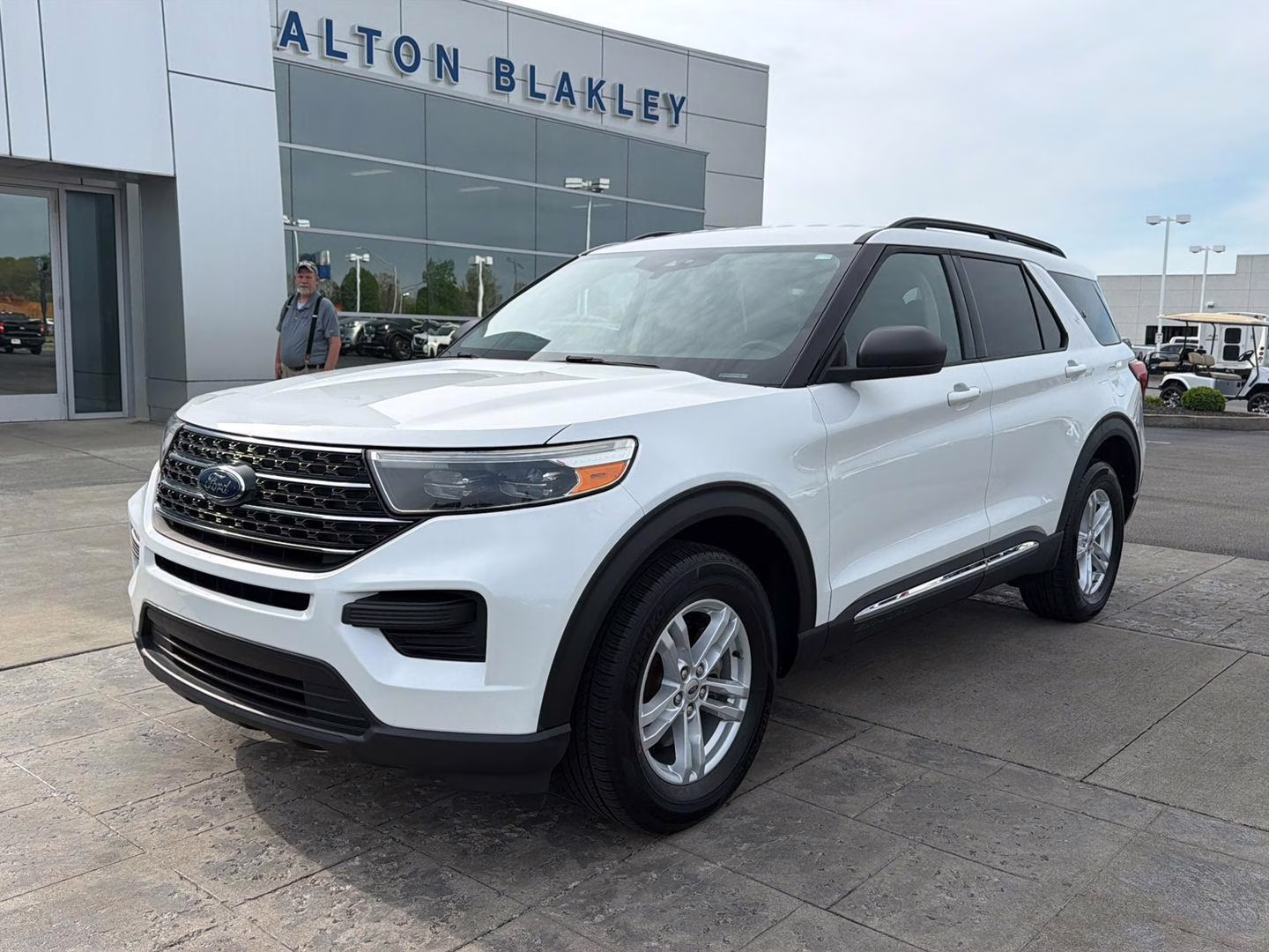 2020 Star White Metallic Tri-Coat Ford Explorer XLT 4X4 SUV