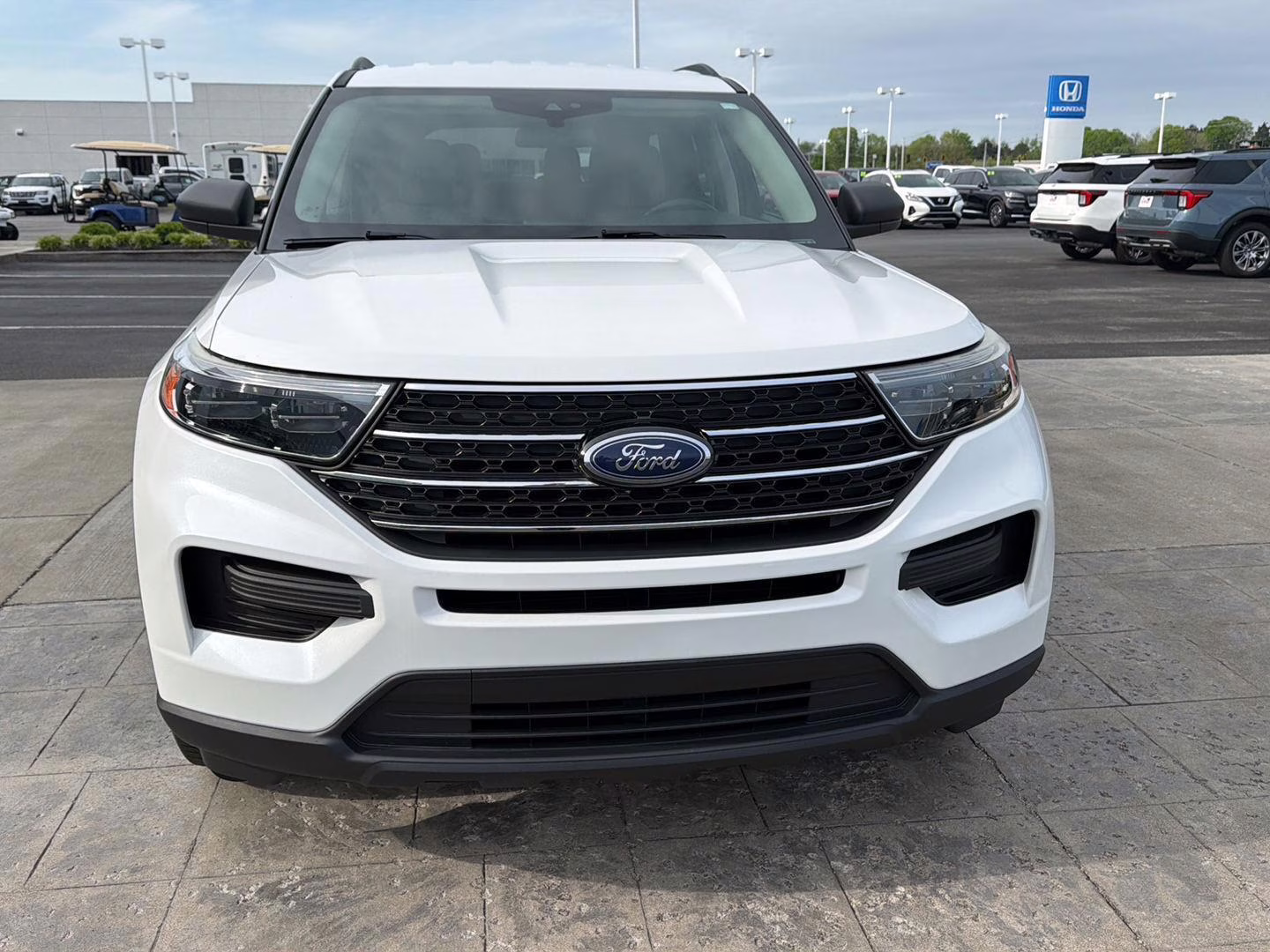 2020 Star White Metallic Tri-Coat Ford Explorer XLT 4X4 SUV