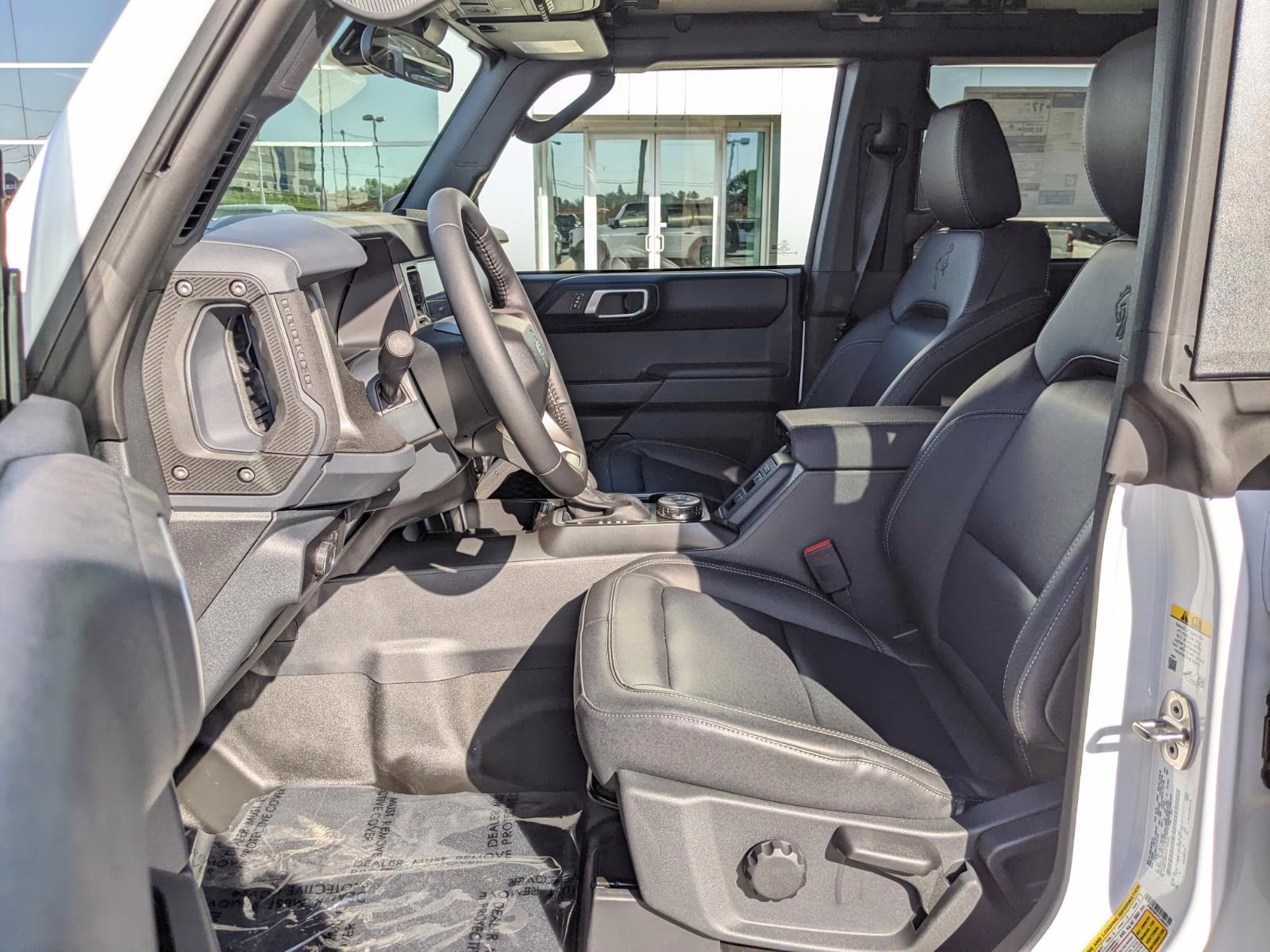2026 Oxford White Ford Bronco Badlands 4X4 SUV