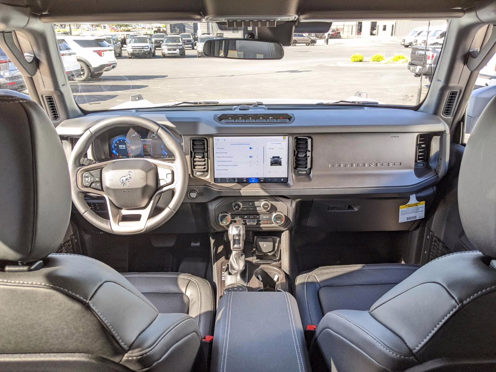 2026 Oxford White Ford Bronco Badlands 4X4 SUV