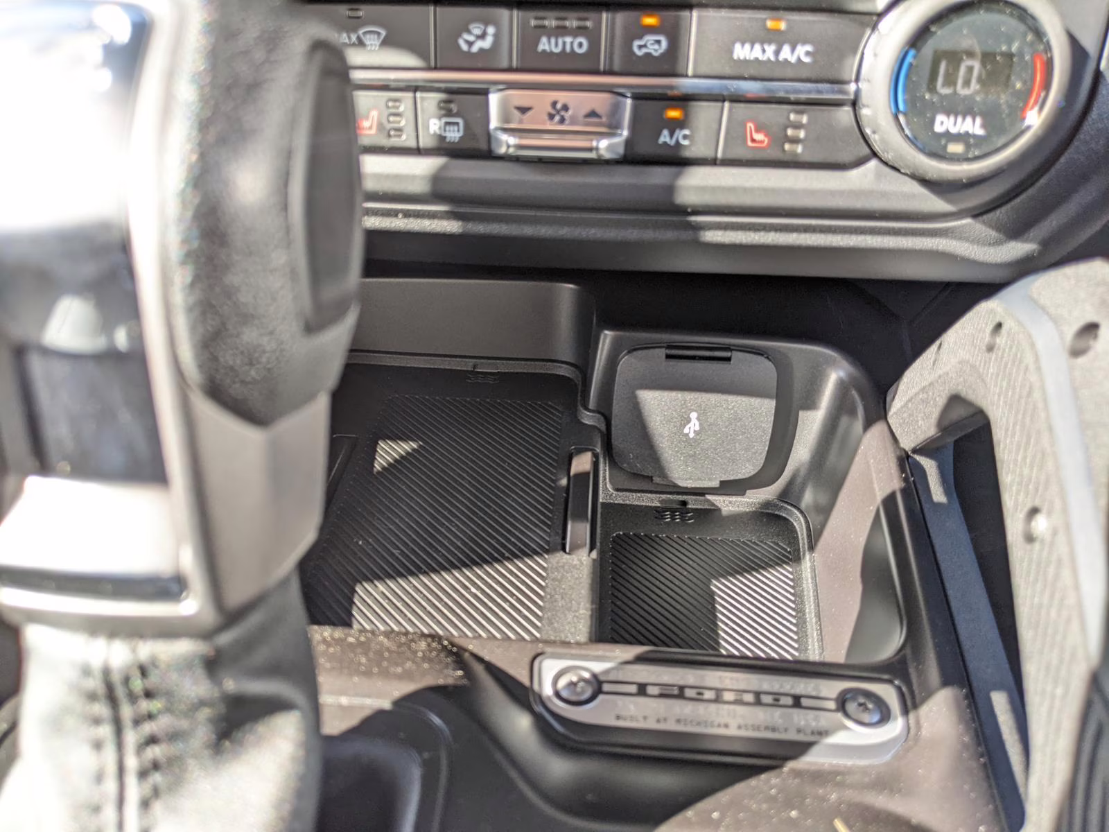 2026 Oxford White Ford Bronco Badlands 4X4 SUV