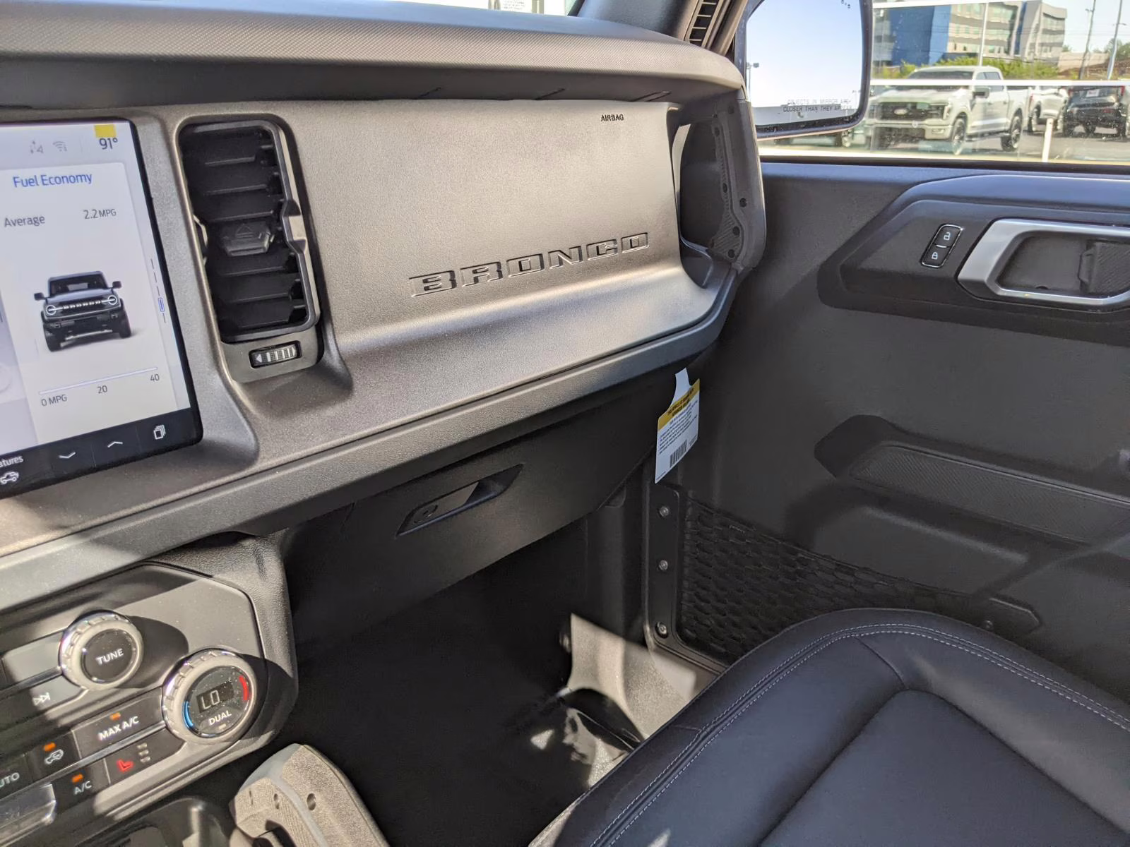2026 Oxford White Ford Bronco Badlands 4X4 SUV