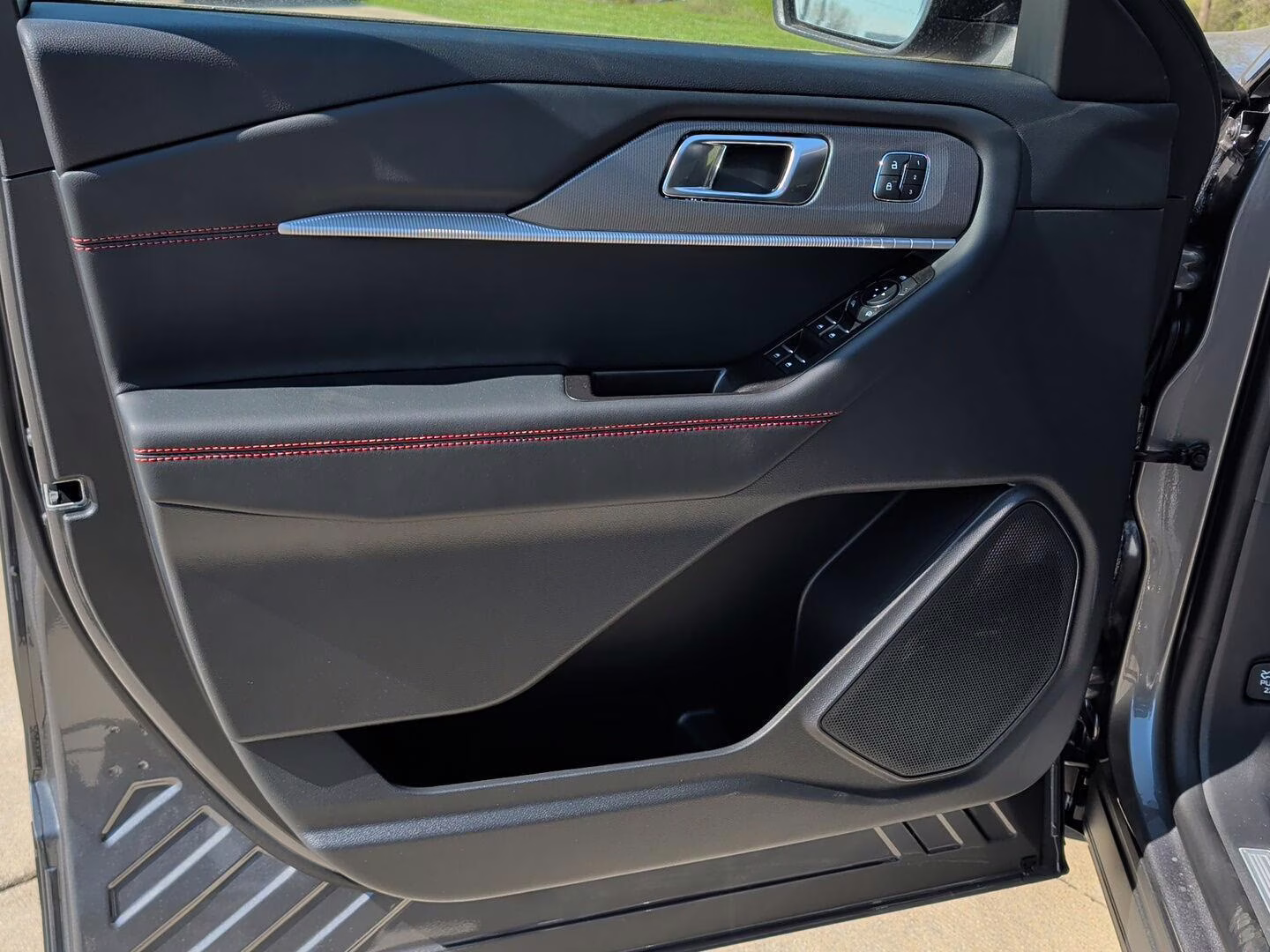 2026 Carbonized Gray Metallic Ford Explorer ST-Line 4X4 SUV