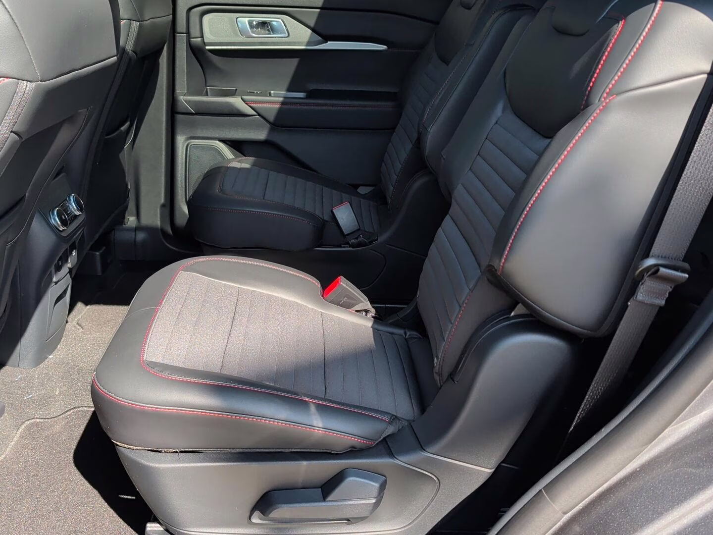 2026 Carbonized Gray Metallic Ford Explorer ST-Line 4X4 SUV