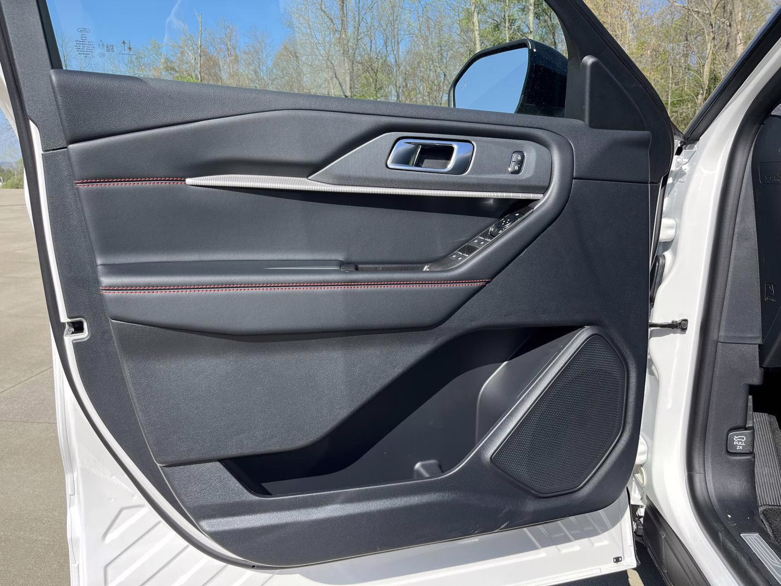 2026 Star White Metallic Tri-Coat Ford Explorer ST-Line 4X4 SUV