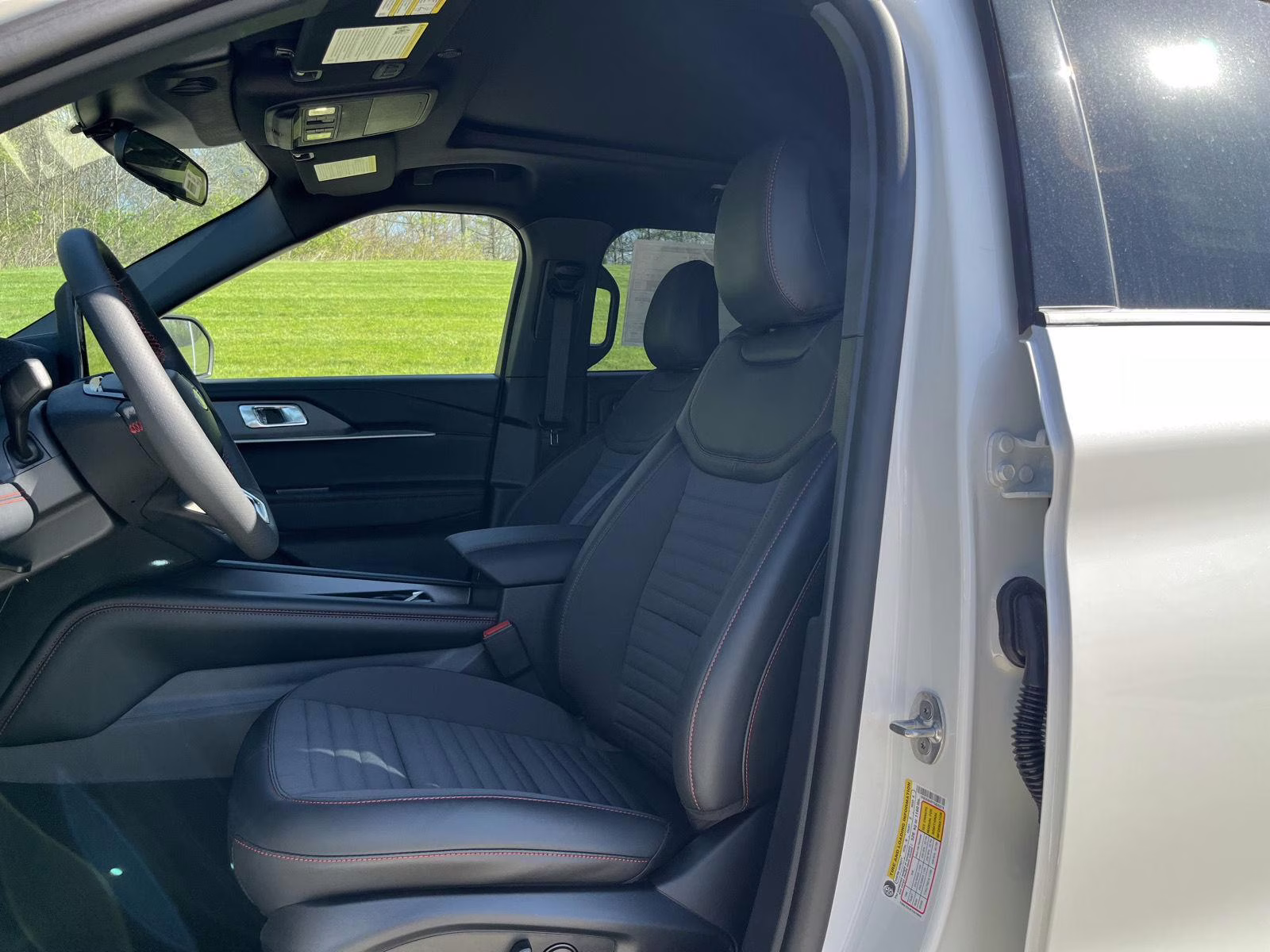 2026 Star White Metallic Tri-Coat Ford Explorer ST-Line 4X4 SUV