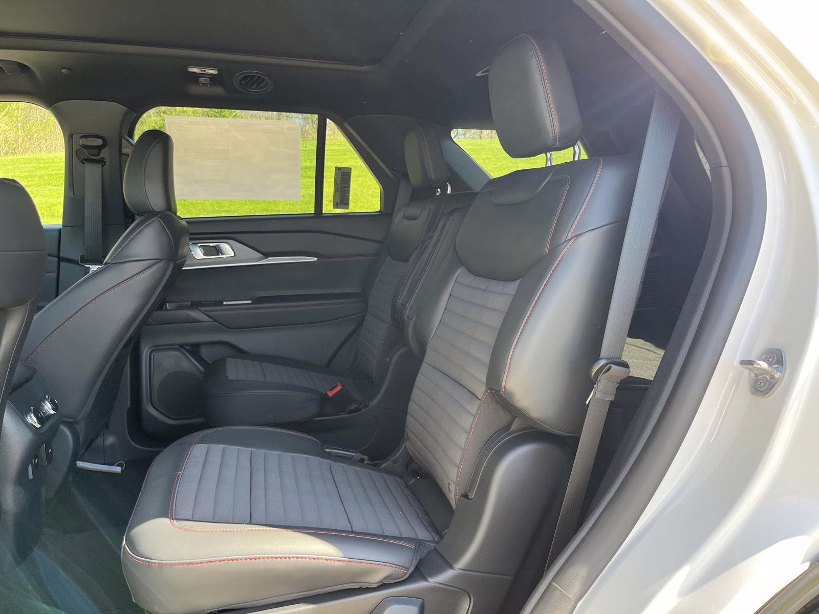 2026 Star White Metallic Tri-Coat Ford Explorer ST-Line 4X4 SUV