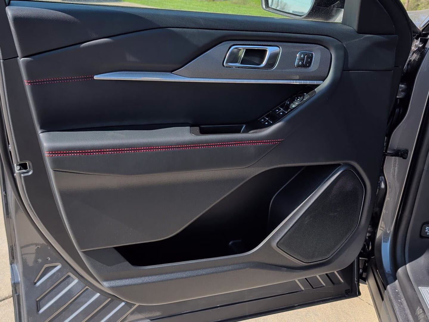 2026 Carbonized Gray Metallic Ford Explorer ST-Line 4X4 SUV