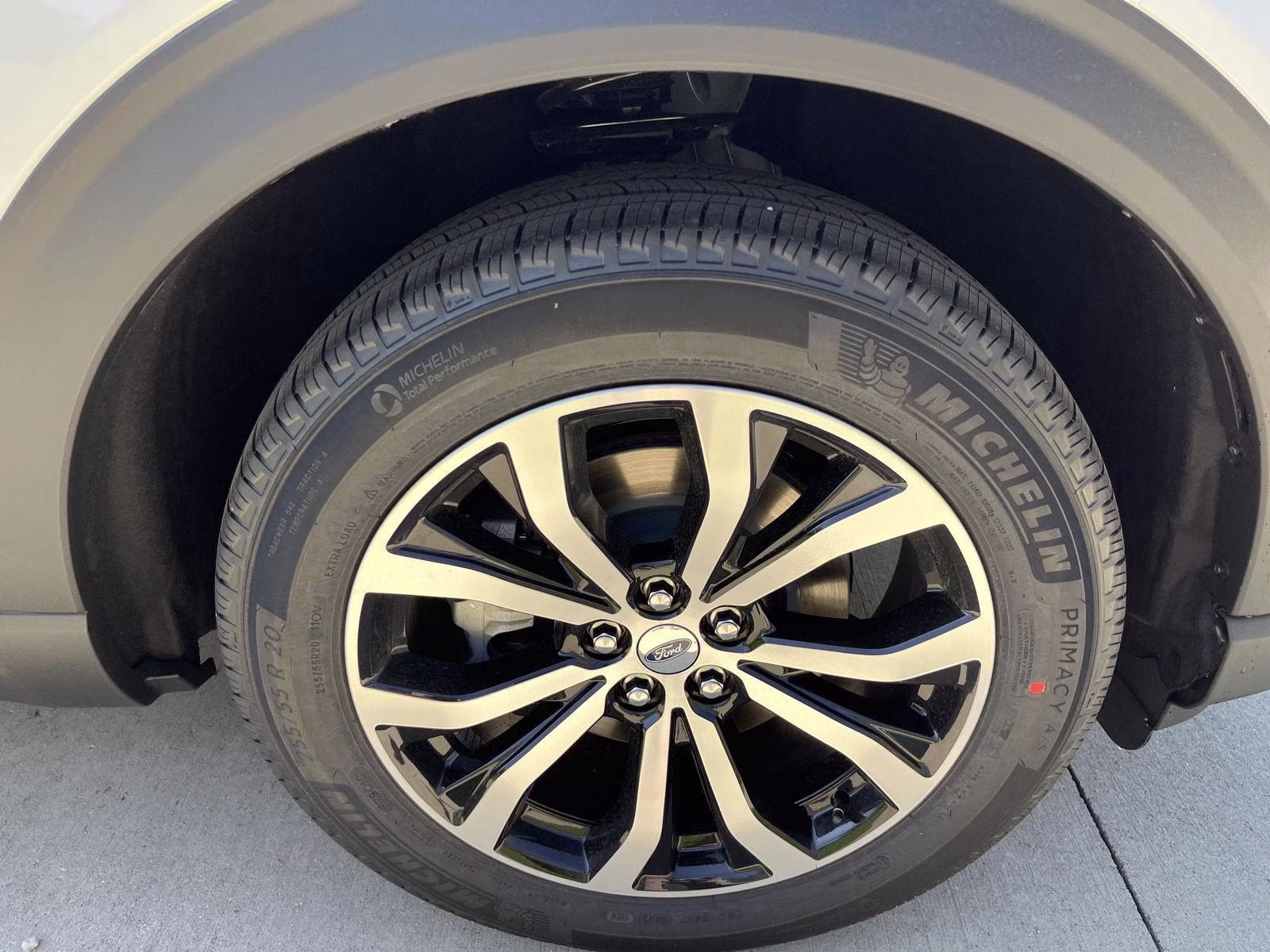 2026 Star White Metallic Tri-Coat Ford Explorer ST-Line 4X4 SUV