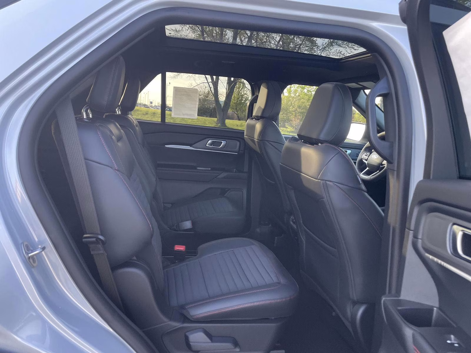 2026 Space White Metallic Ford Explorer ST-Line 4X4 SUV