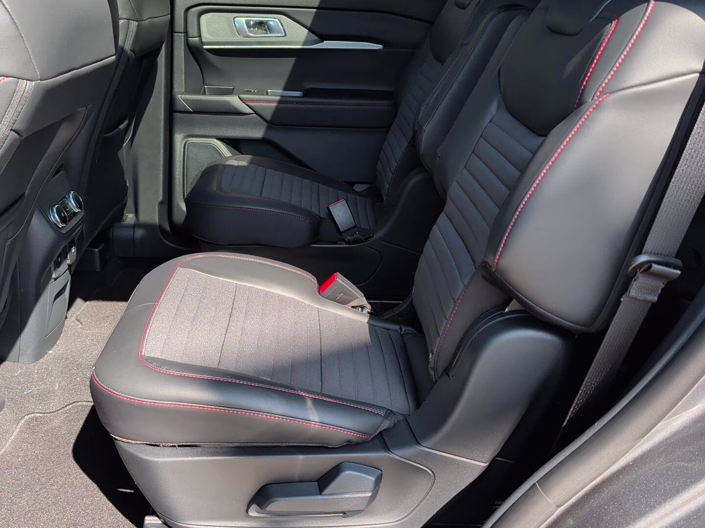 2026 Carbonized Gray Metallic Ford Explorer ST-Line 4X4 SUV