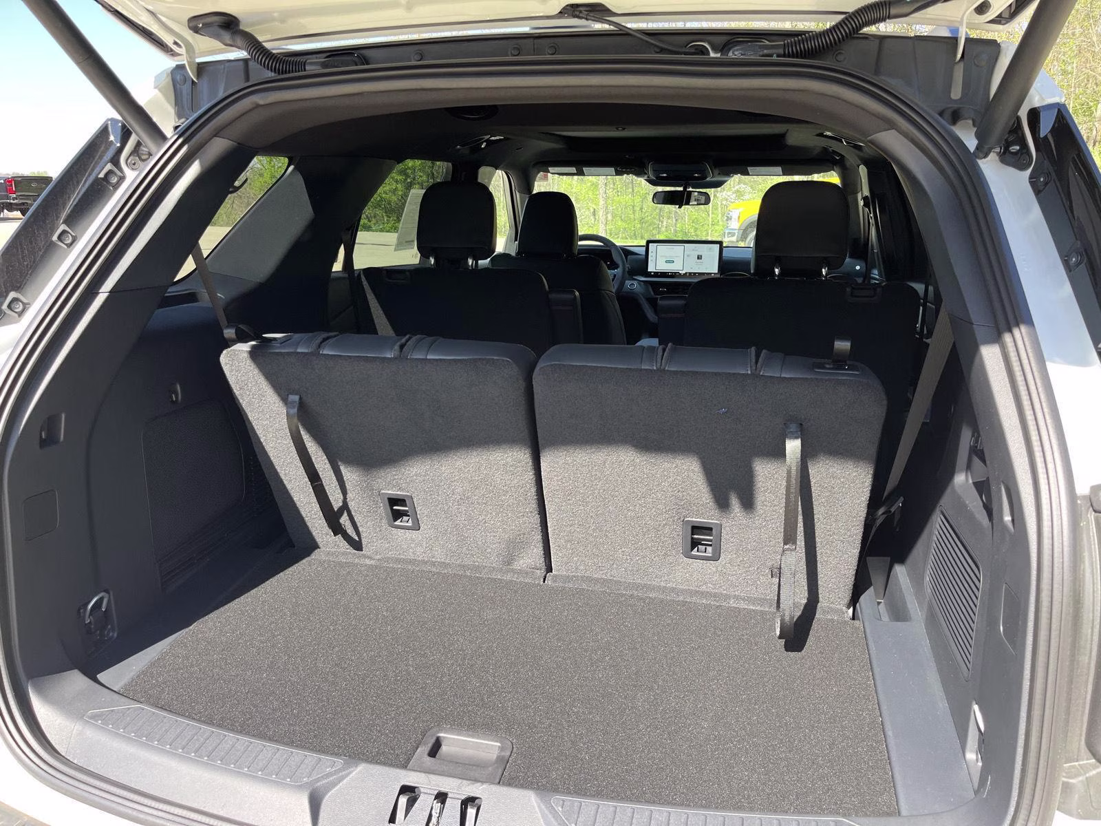 2026 Star White Metallic Tri-Coat Ford Explorer ST-Line 4X4 SUV