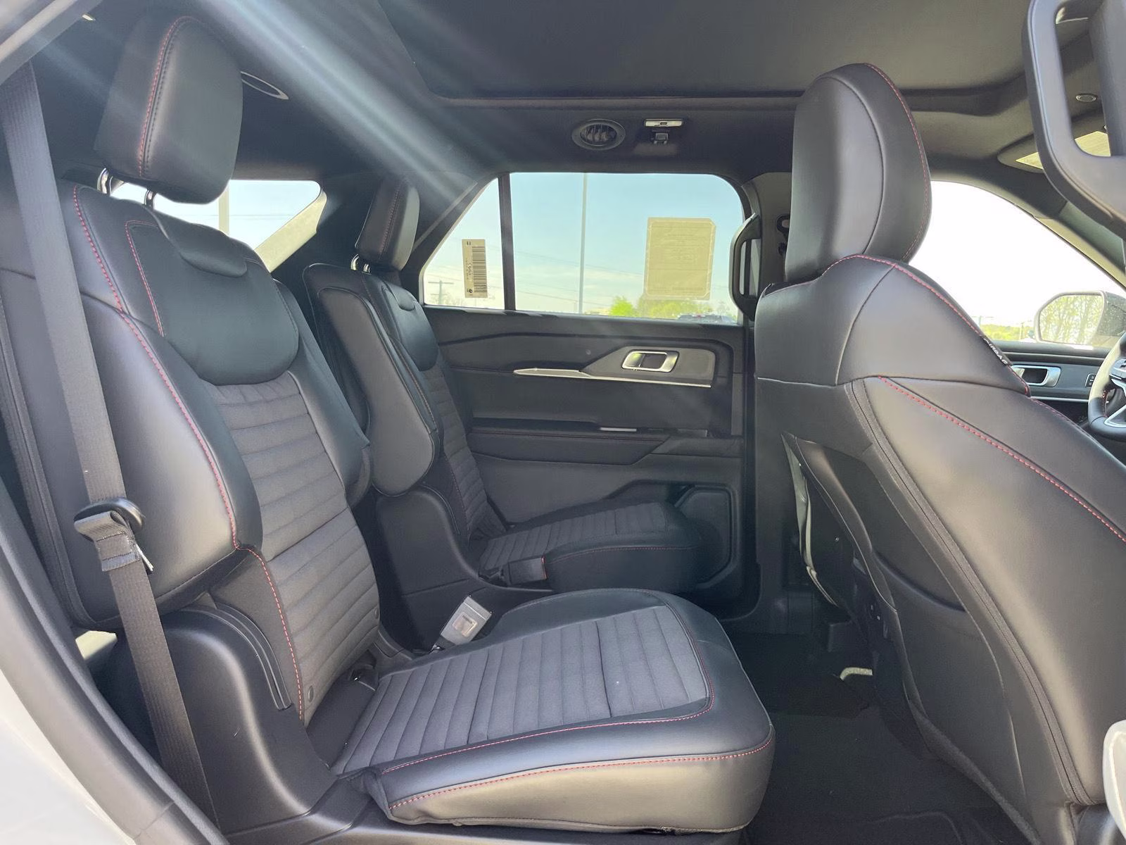 2026 Star White Metallic Tri-Coat Ford Explorer ST-Line 4X4 SUV