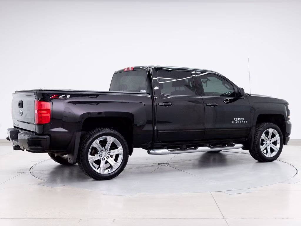 2018 Black Chevrolet Silverado 1500 LT 4X4 Truck