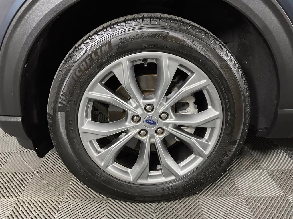 2024 Blue Metallic Ford Explorer XLT RWD SUV