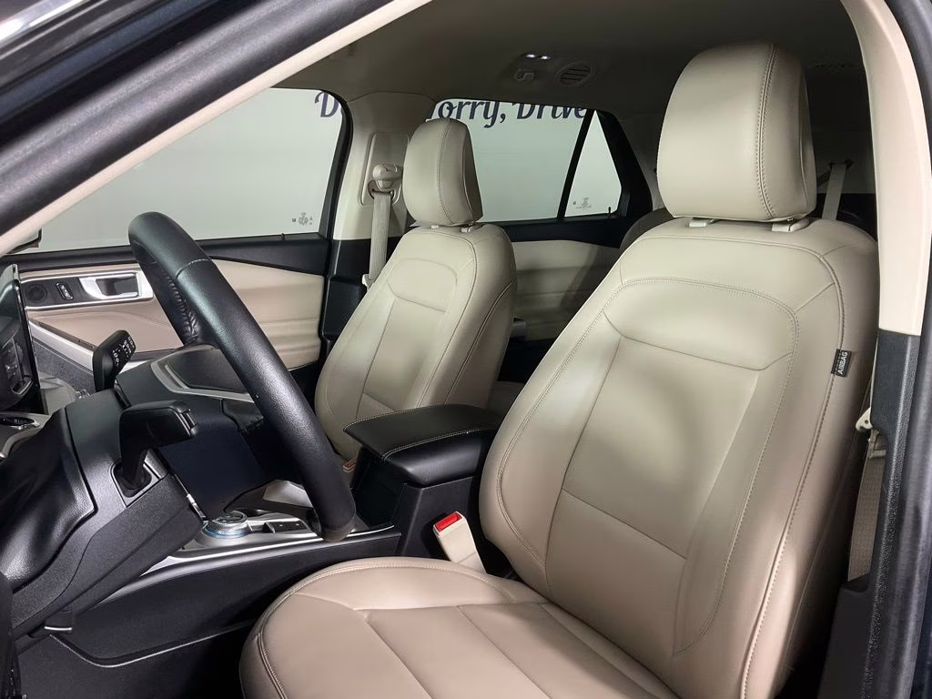 2024 Blue Metallic Ford Explorer XLT RWD SUV