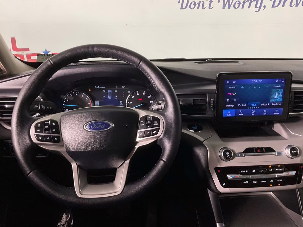 2024 Blue Metallic Ford Explorer XLT RWD SUV