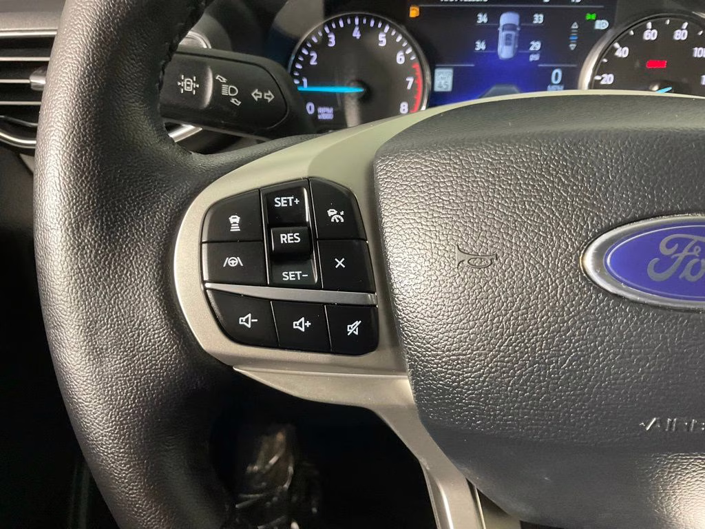 2024 Blue Metallic Ford Explorer XLT RWD SUV