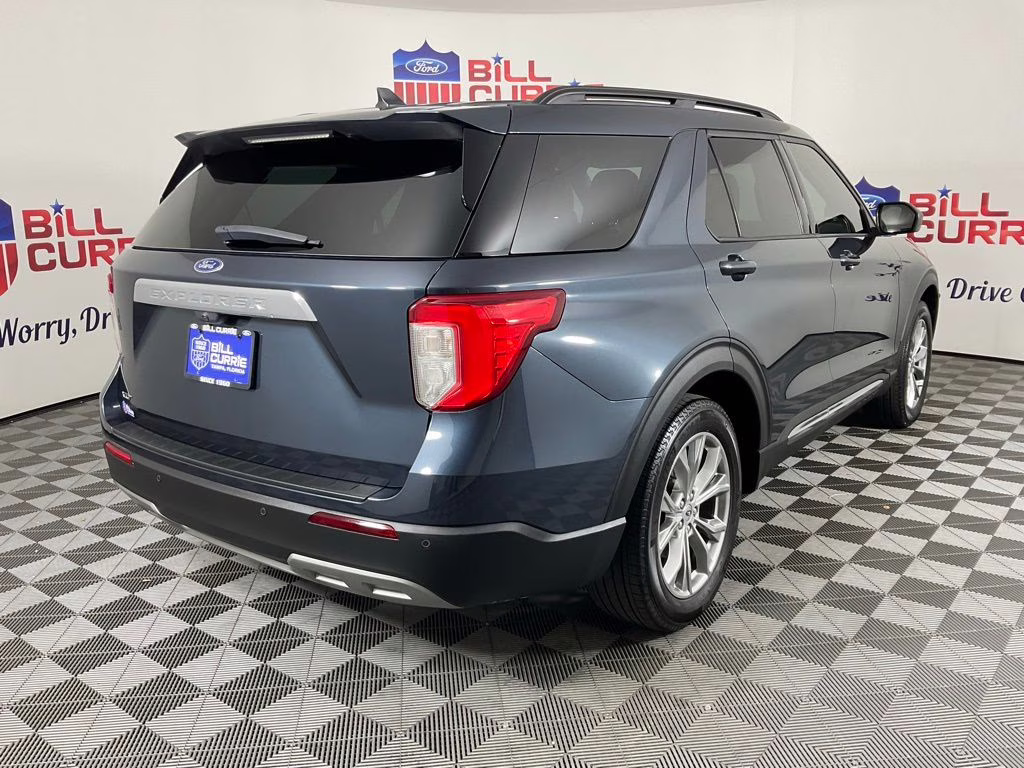 2024 Blue Metallic Ford Explorer XLT RWD SUV