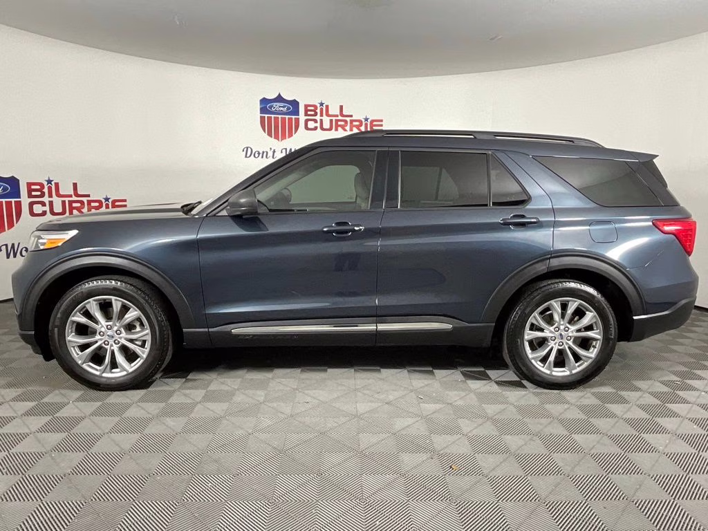 2024 Blue Metallic Ford Explorer XLT RWD SUV