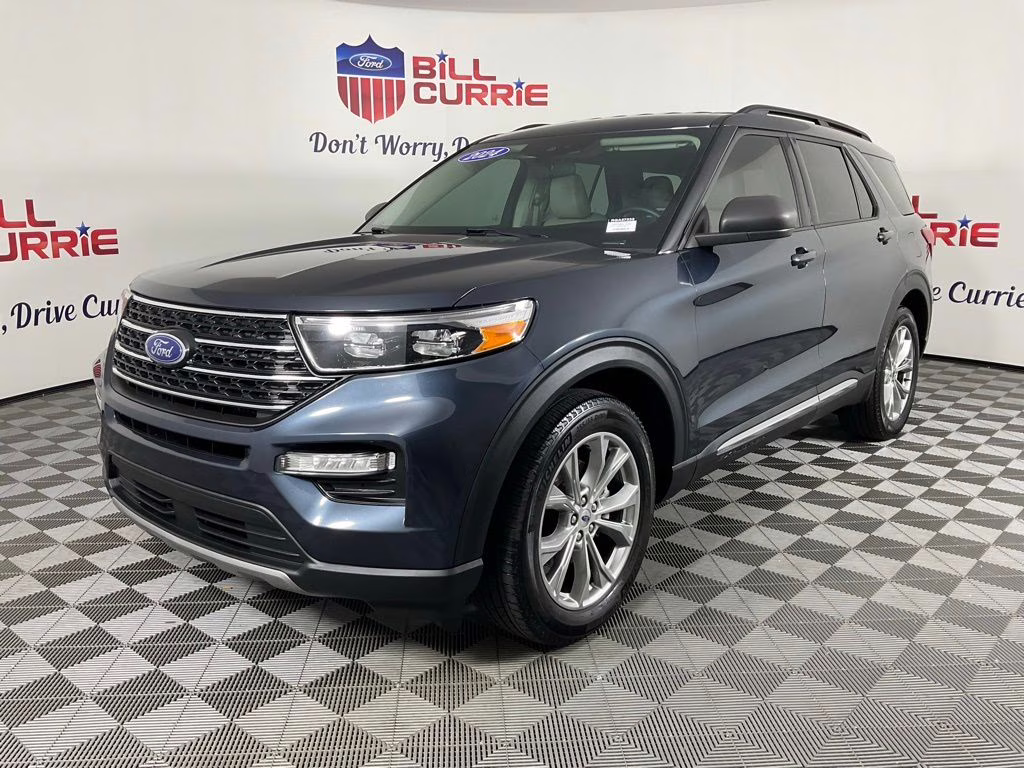 2024 Blue Metallic Ford Explorer XLT RWD SUV